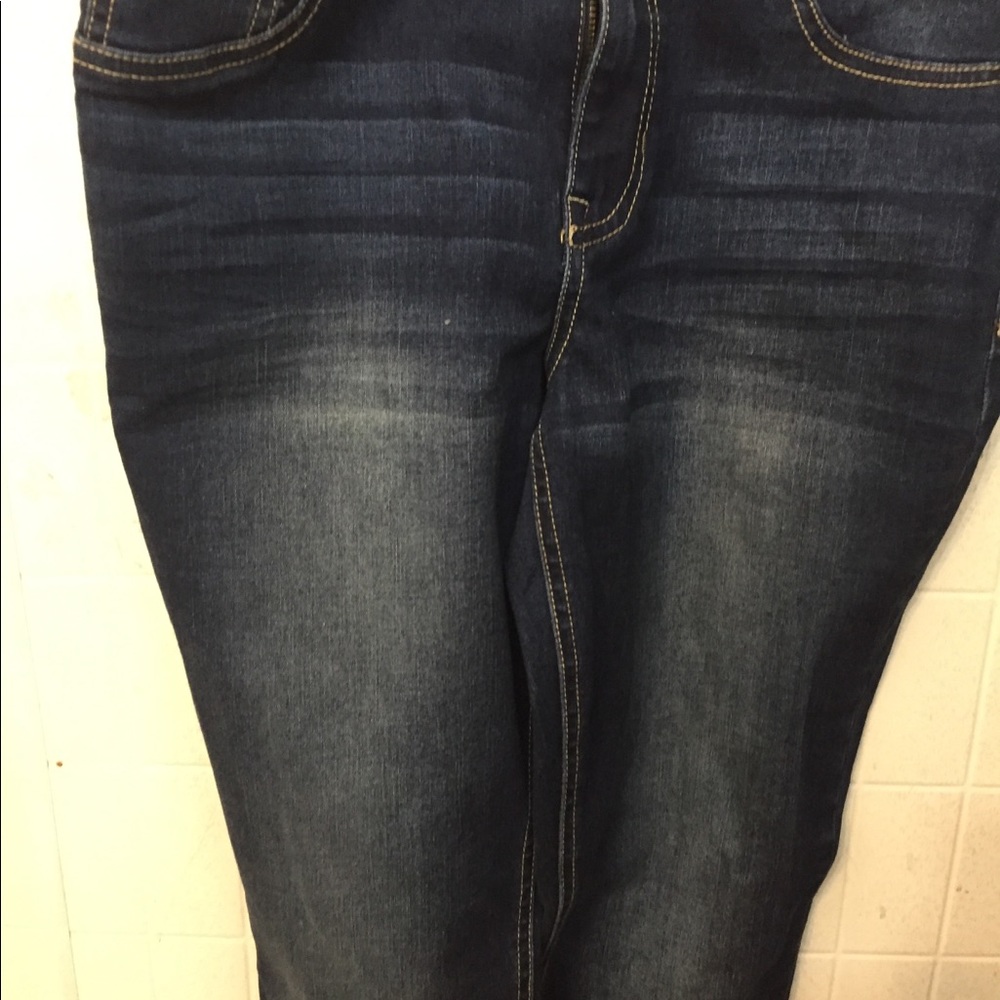 Woman’s boyfriend style type jeans size 8 new